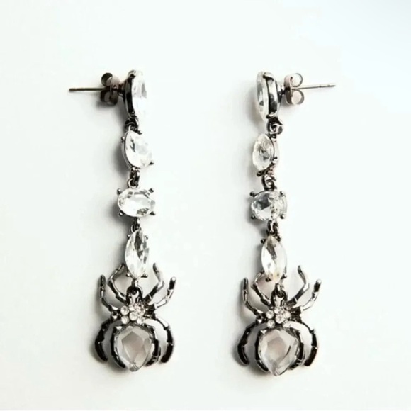 Gothic Spider Crystal Earrings - Picture 5 of 8